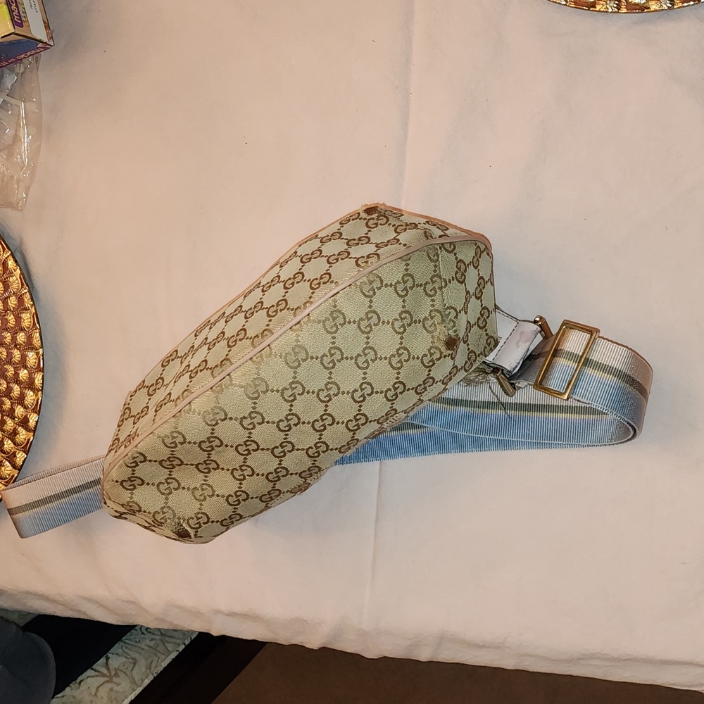 Gucci Monogram Bag - Picture 4 of 16